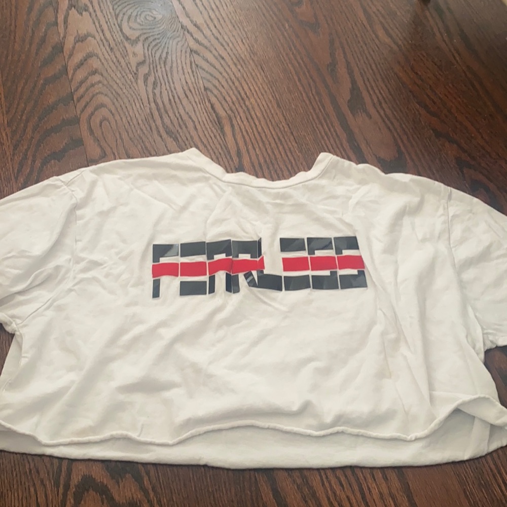 “FEARLESS” WHITE CROP TOP